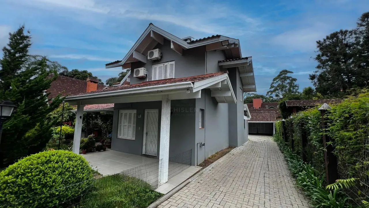 CASA PRÓXIMA AO LAGO NEGRO