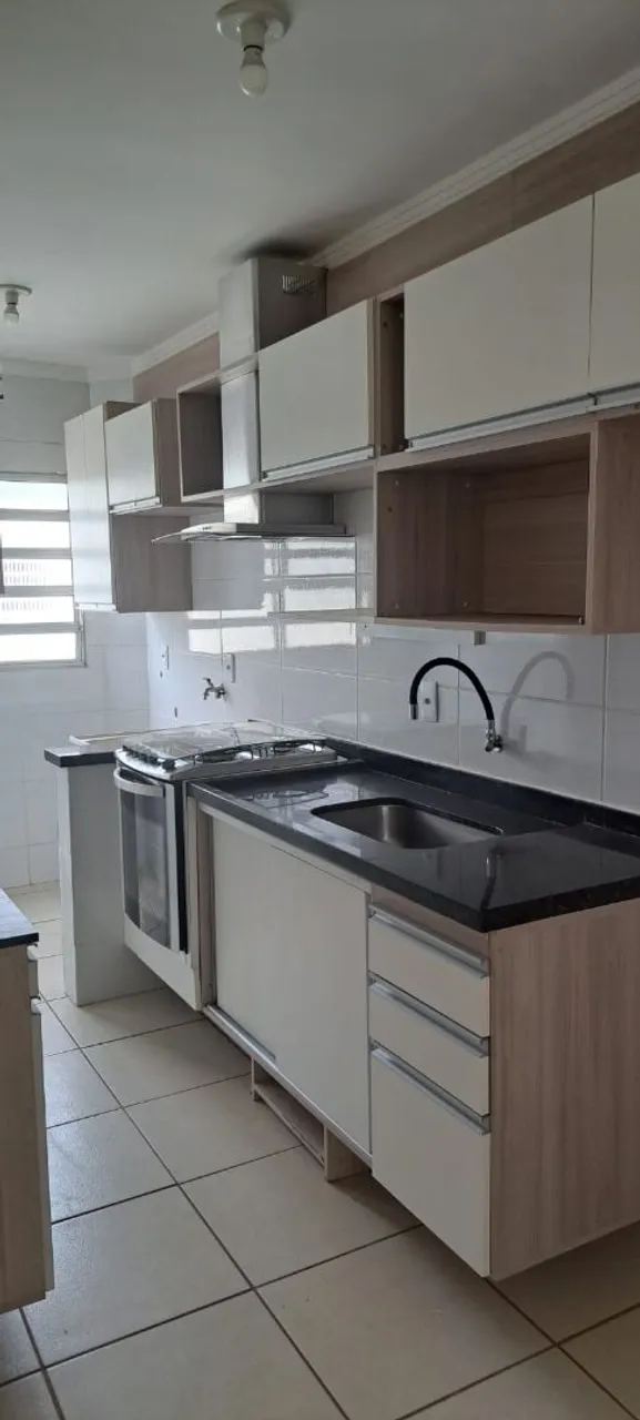 Apartamento boa localização próx. AV 3 Barras