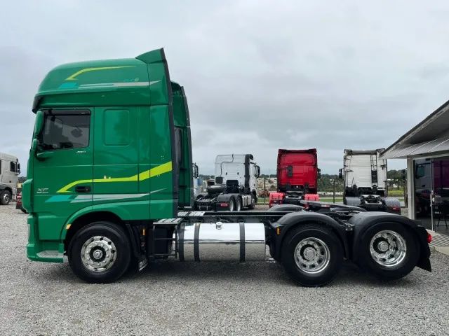 Daf Xf 480 6x2 ano 2023/2023 Verde Susp. Mola Teto Alto - Foto 4