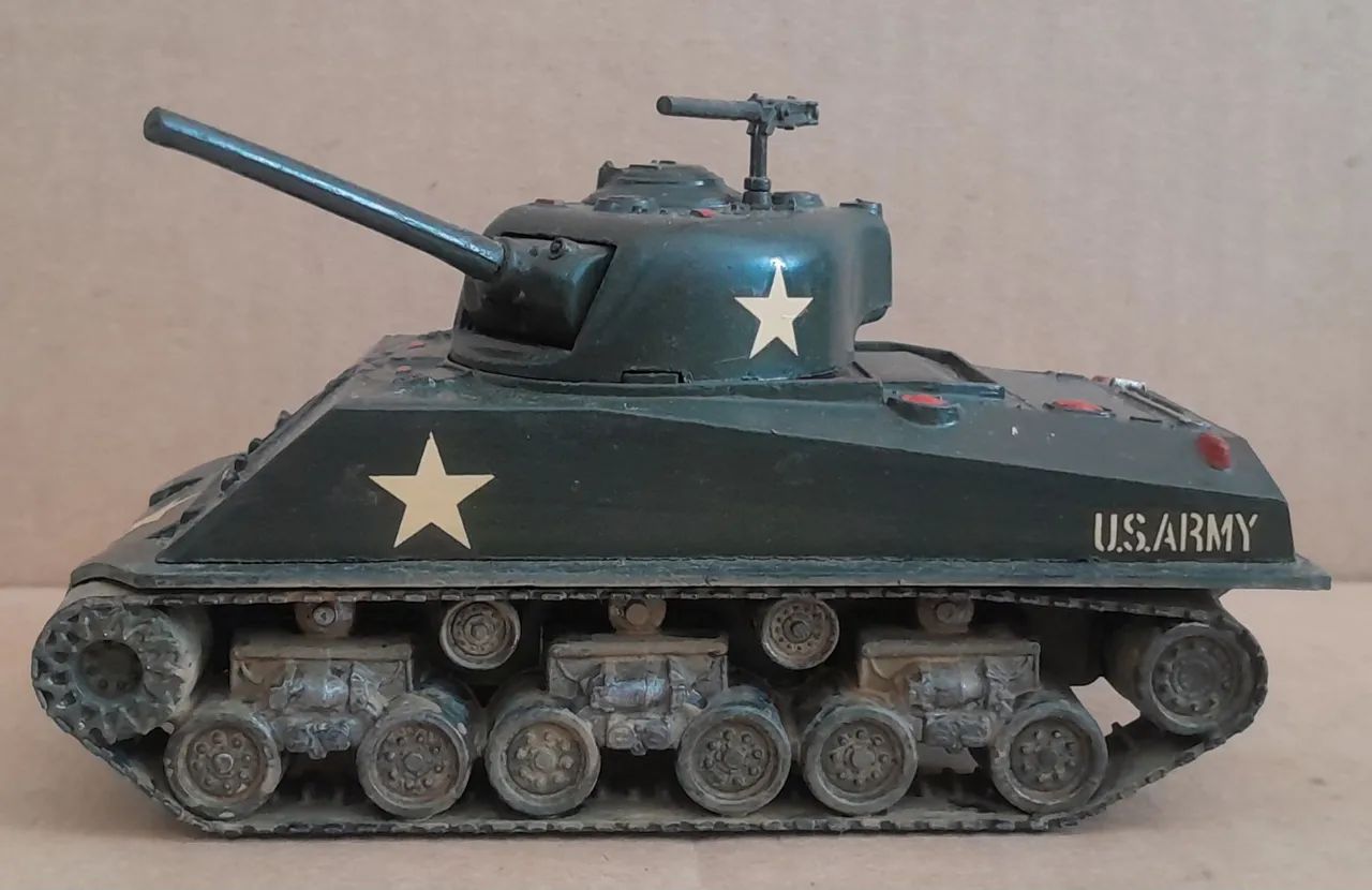 Sherman Tank M4 1/48 Revell