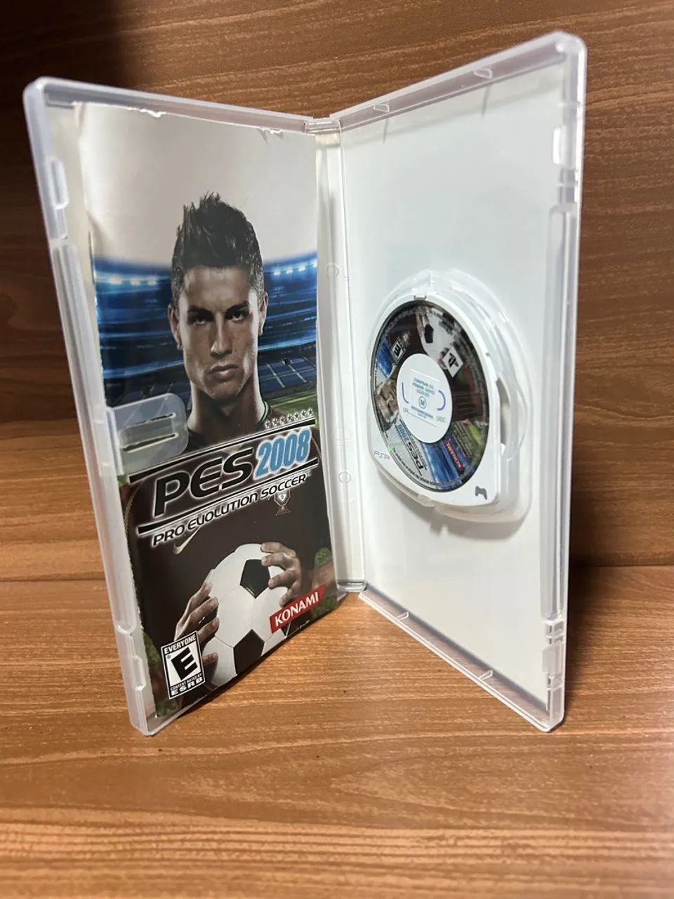 Lote contendo 4 Jogos Pro Evolution Soccer PSP - Foto 3