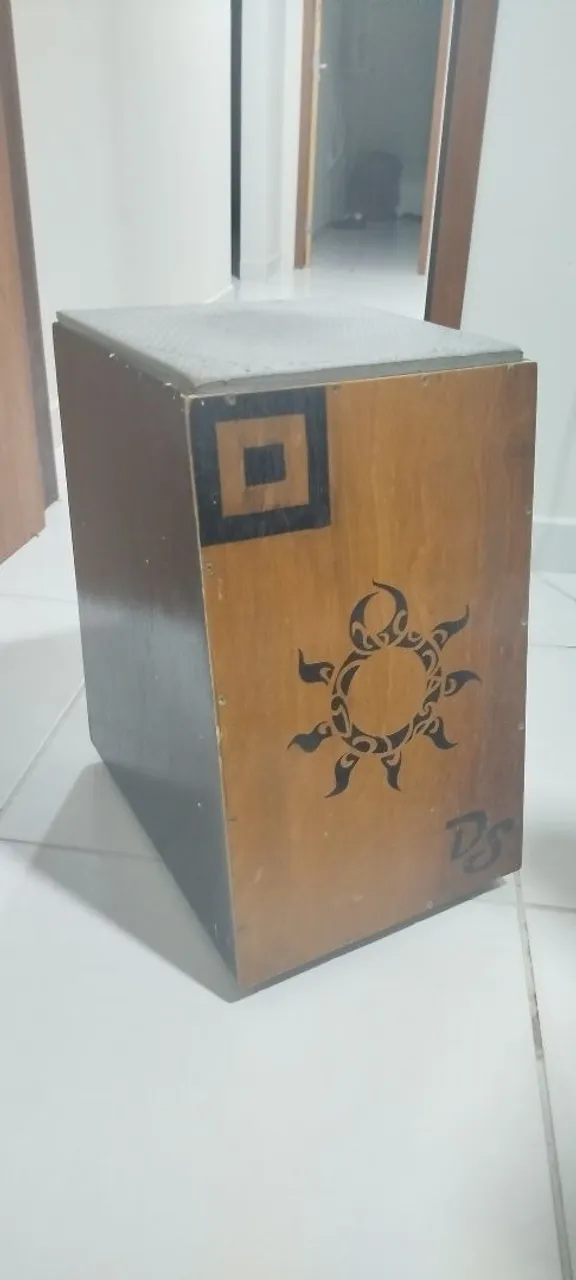 Cajón eletro-acustico... Percussão Artesanal com Detalhes