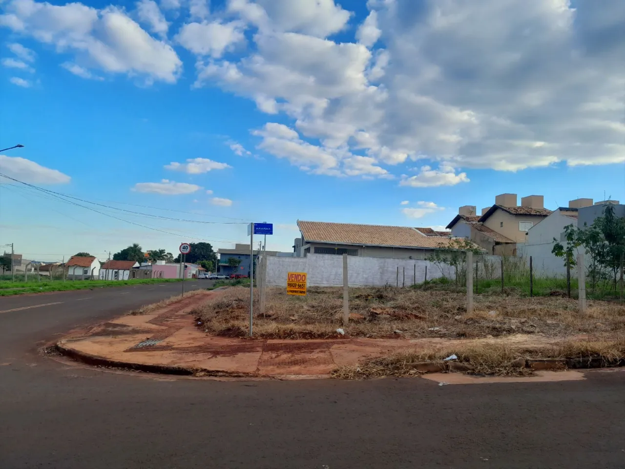 VENDO TERRENO DE ESQUINA