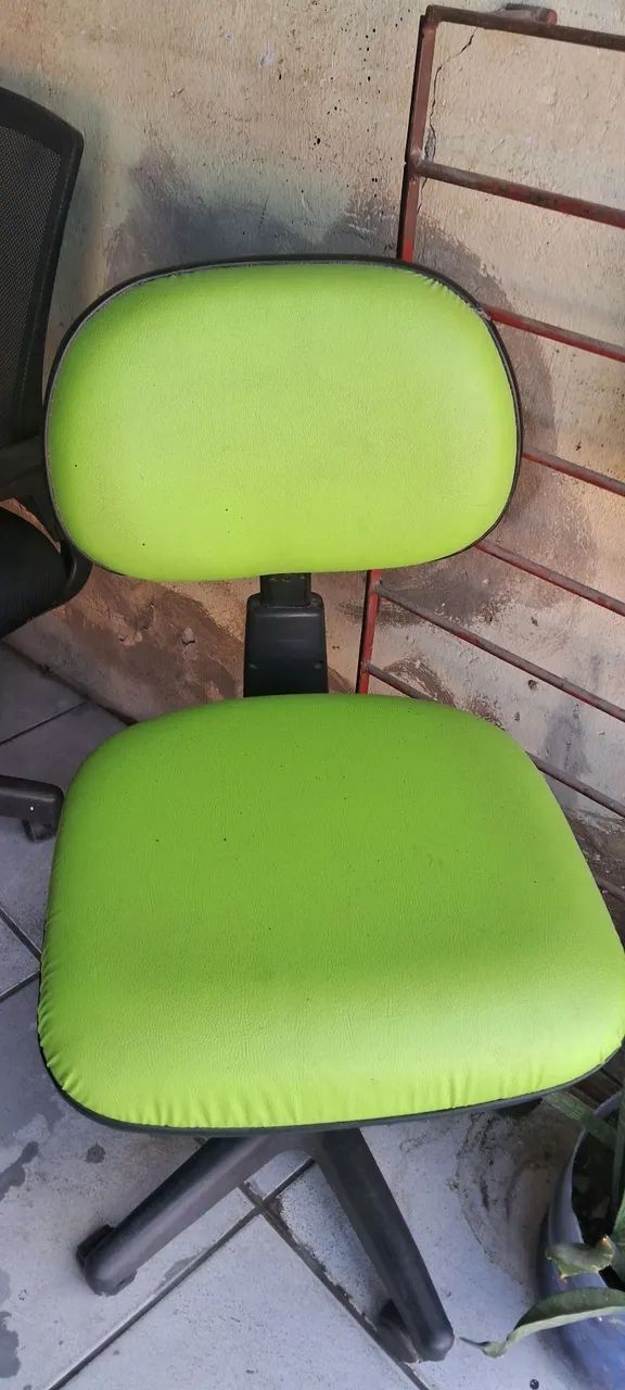 Green Swivel Office Chair