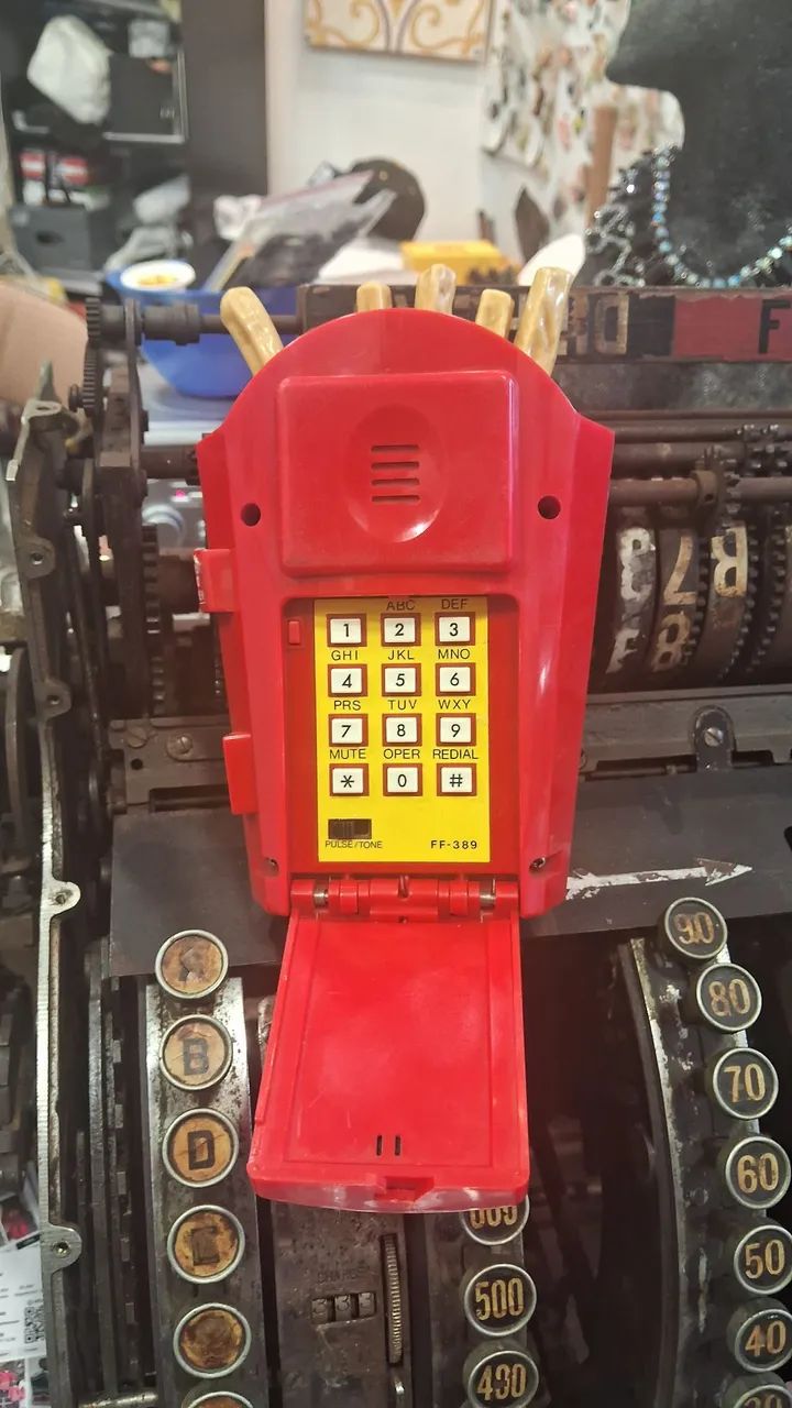 Sensacional e antigo telefone em forma de BATATAS FRITAS com belíssimo acabamento -