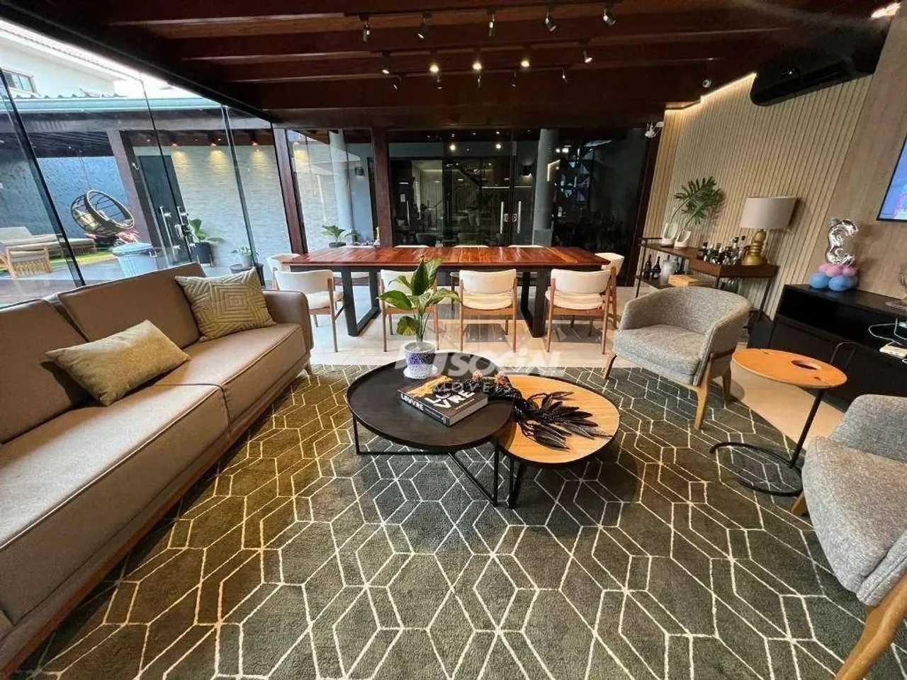 Excelente oportunidade Sobrado com todos móveis com 3 dormitórios à venda, 300 m² por R$ 1