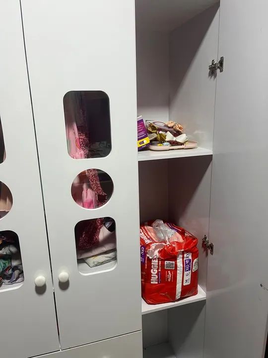 Guarda-roupa infantil branco com nichos - Foto 2