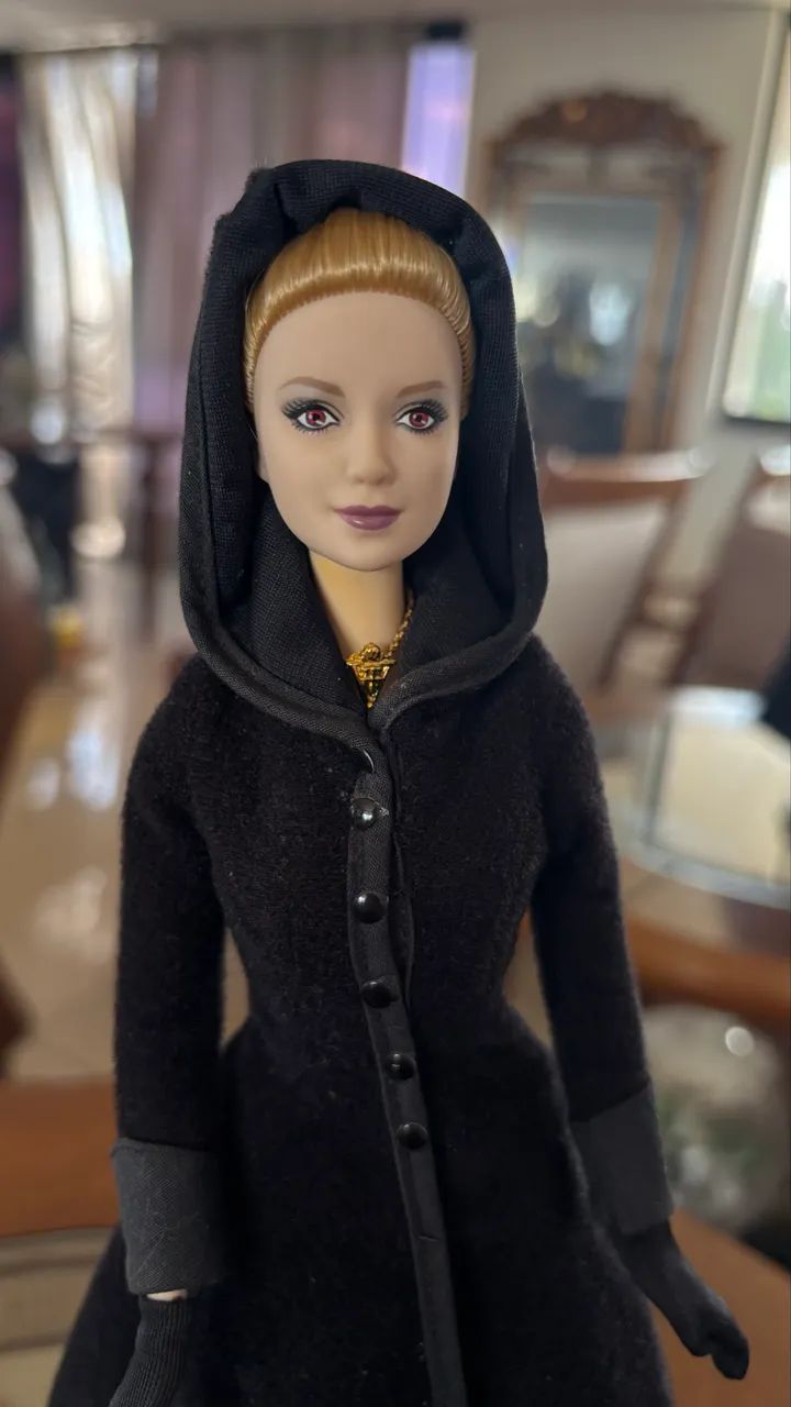 Boneca Barbie Collector The Twilinght Saga  Eclipse Jane - Foto 2