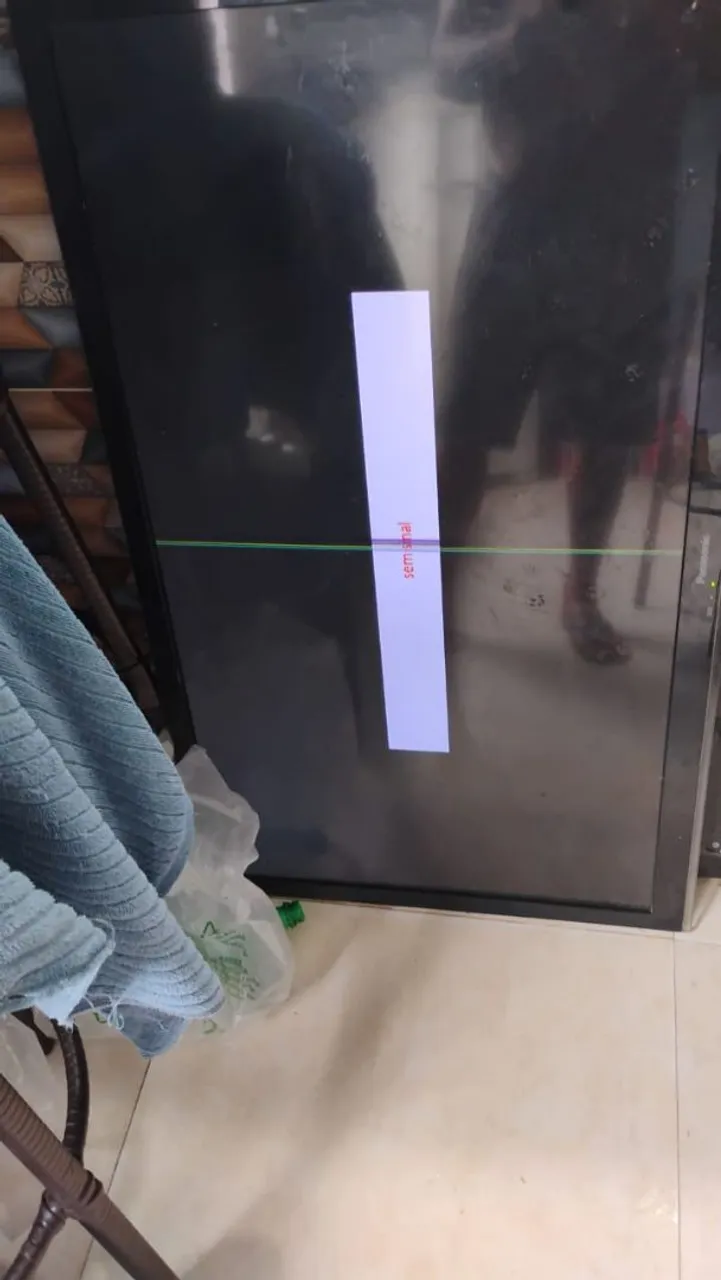 TV LCD 32 polegadas com defeito