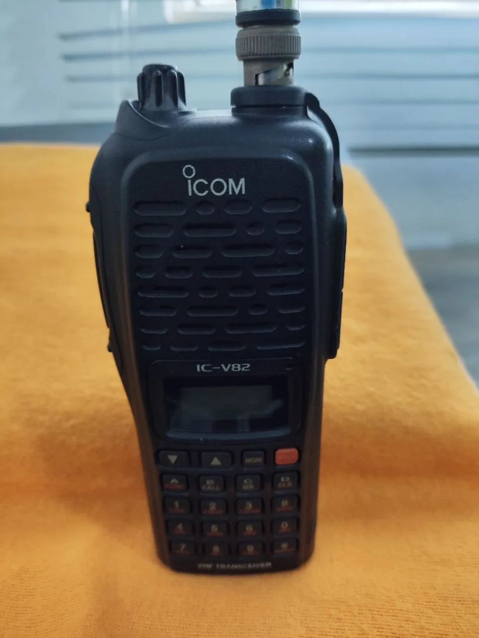 Rádio Comunicador ICOM IC-V82