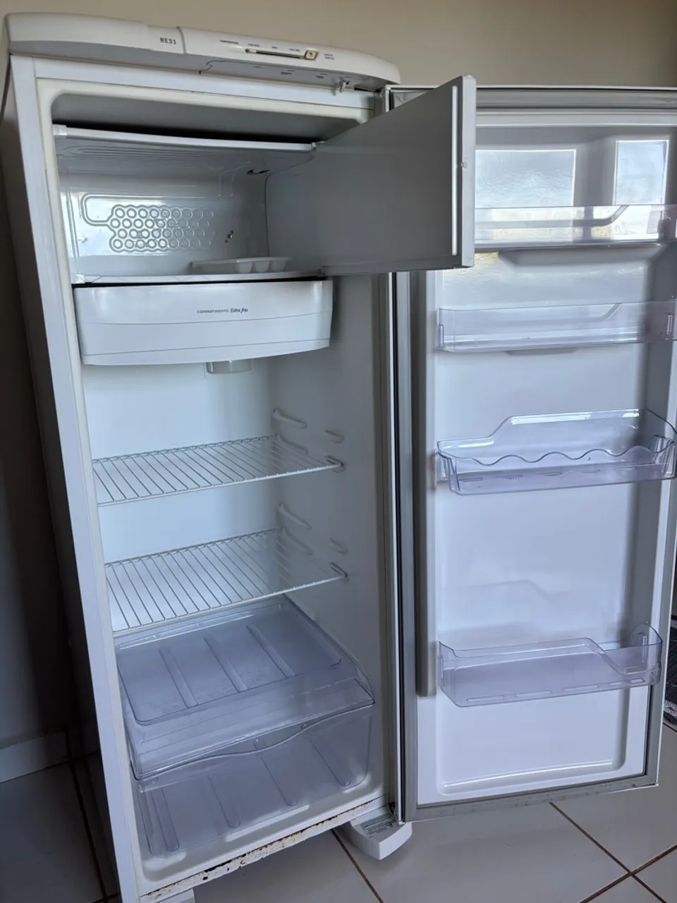 Geladeira Electrolux RE31