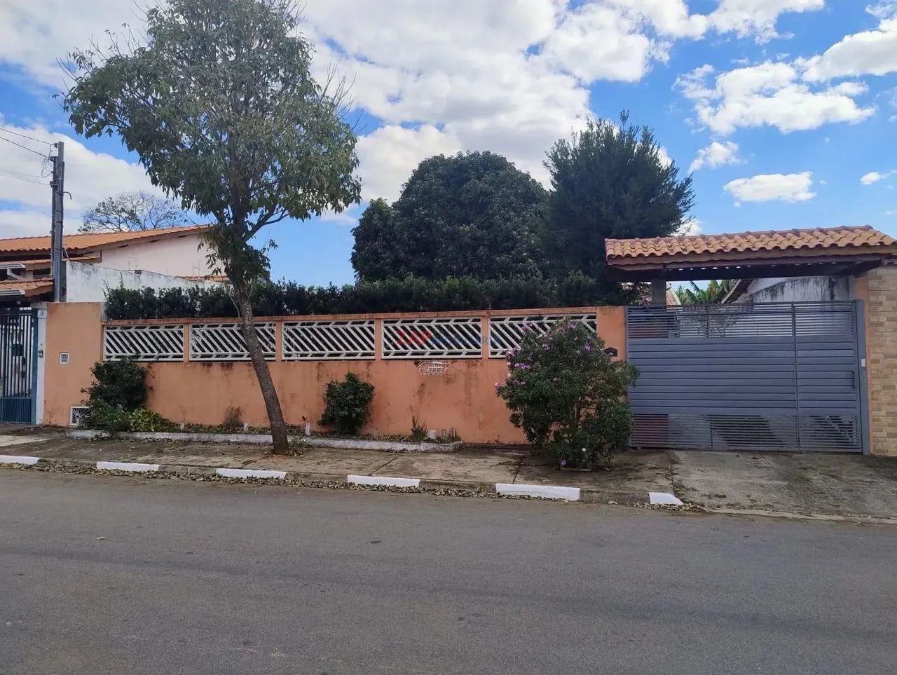 OPORTUNIDADE ÚNICA: CASA COM CARA DE CHÁCARA À VENDA NO RESIDENCIAL HÍPICA JAGUARI!