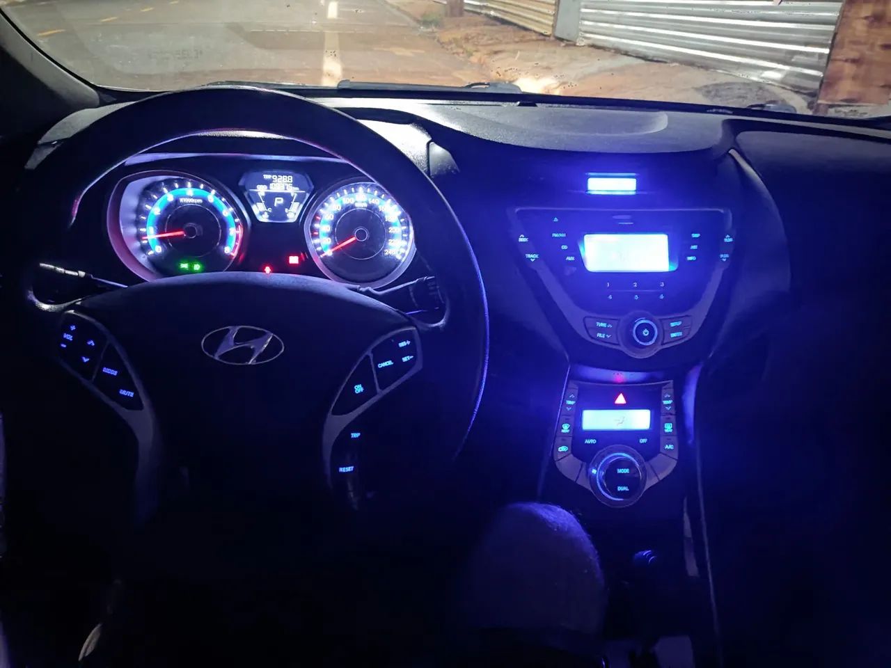 Elantra  - Foto 2