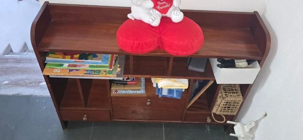 Escrevaninha pequena com porta e 2 gavetas - Foto 2