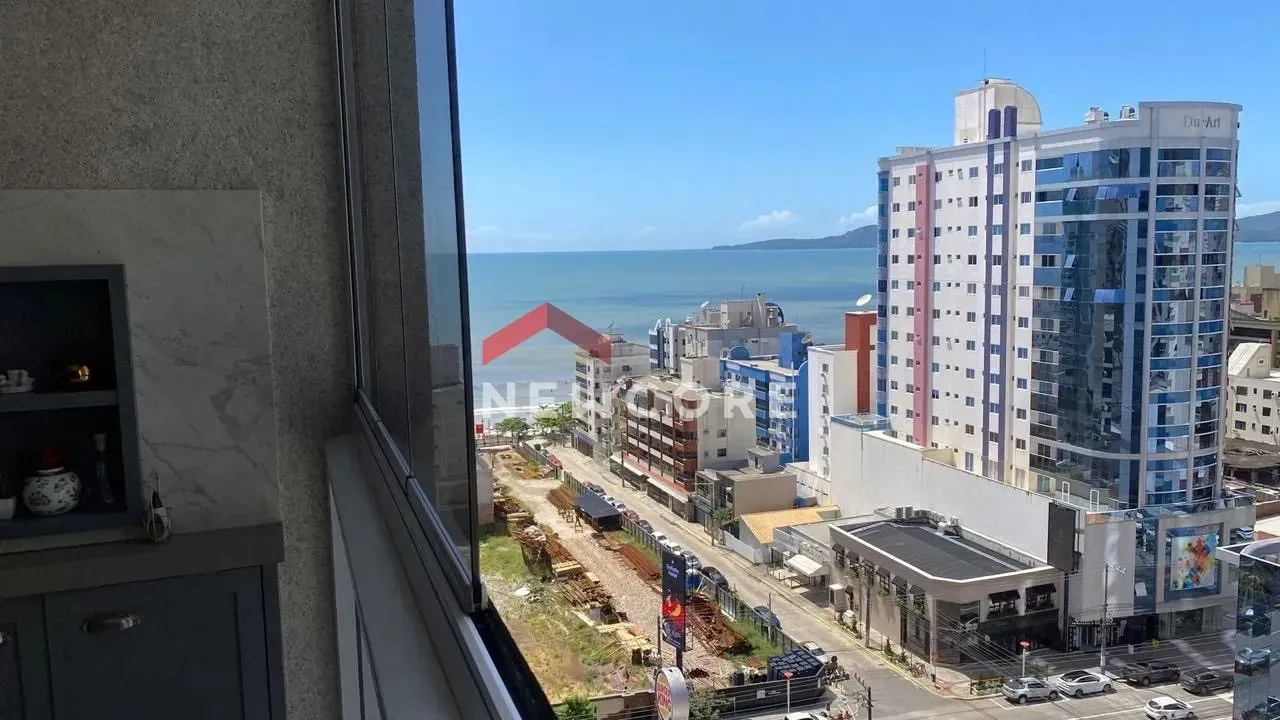 Apartamento em Rua 260 - Meia Praia - Itapema/SC
