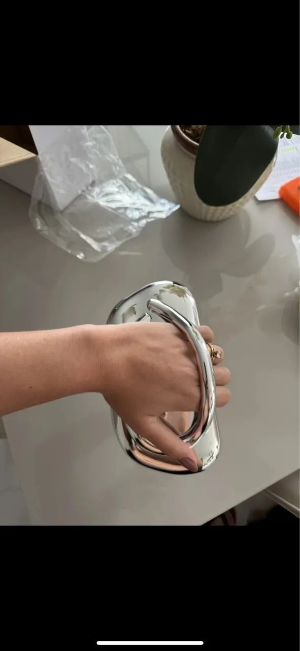 Clutch prata estruturada  - Foto 3