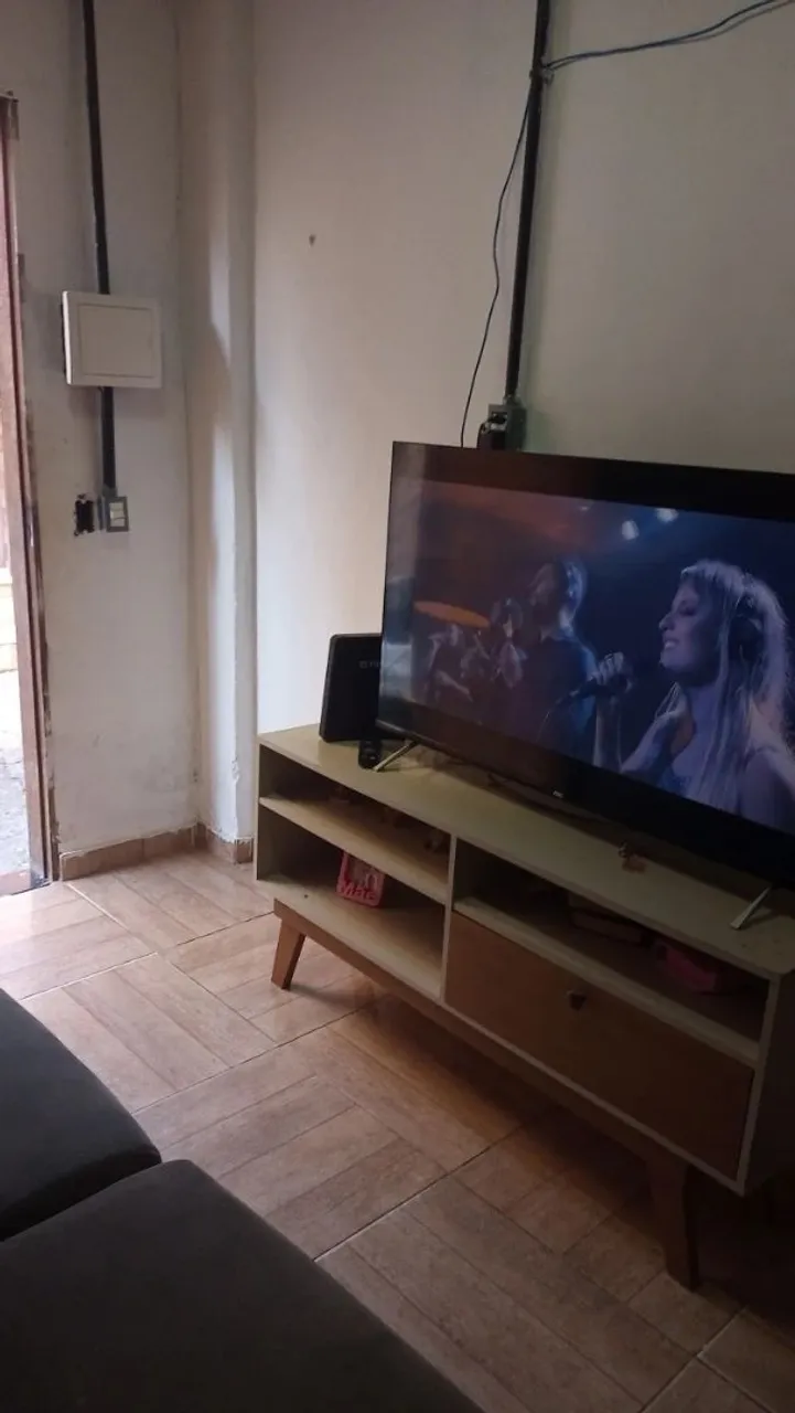 Vende-se uma casa
