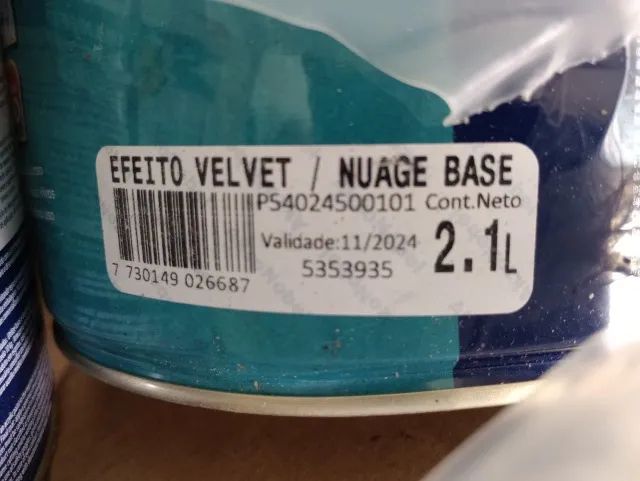 4 latas de Tinta coral efeito Velvet    validade 11/2024