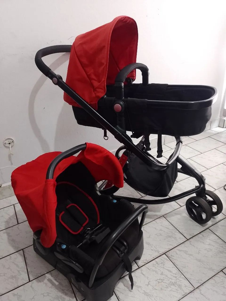 Carrinho Mobi Safety Moisés com Bebê Conforto+ Base para carro  - Foto 2