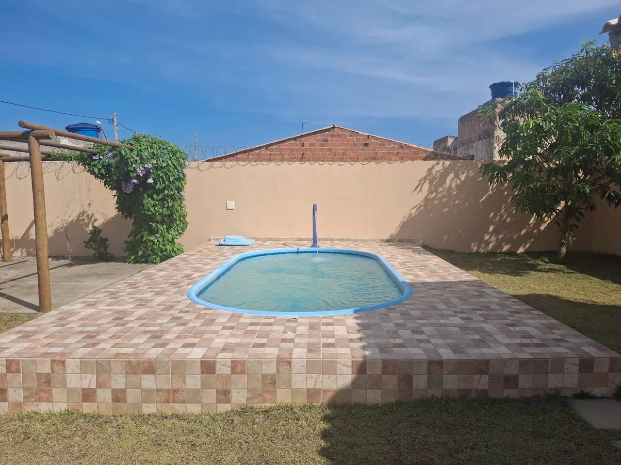 Oportunidade,  terreno 400 m com piscina, suíte Master, varanda gourmet e WC.  - Foto 8