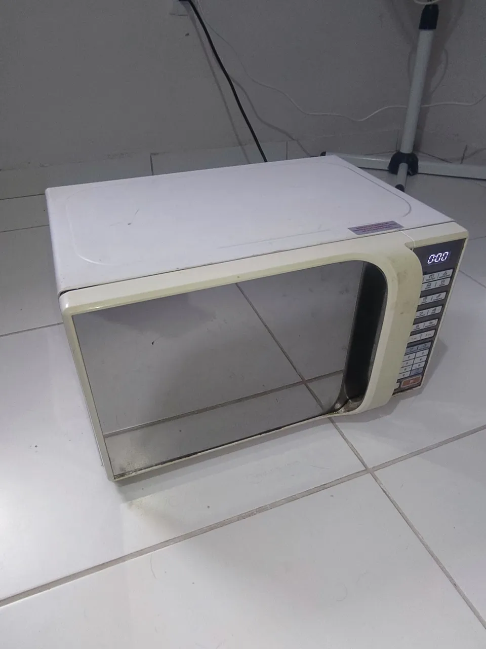 Micro-Ondas Midea Usado 20L 127V Branco Funcionando Perfeitamente