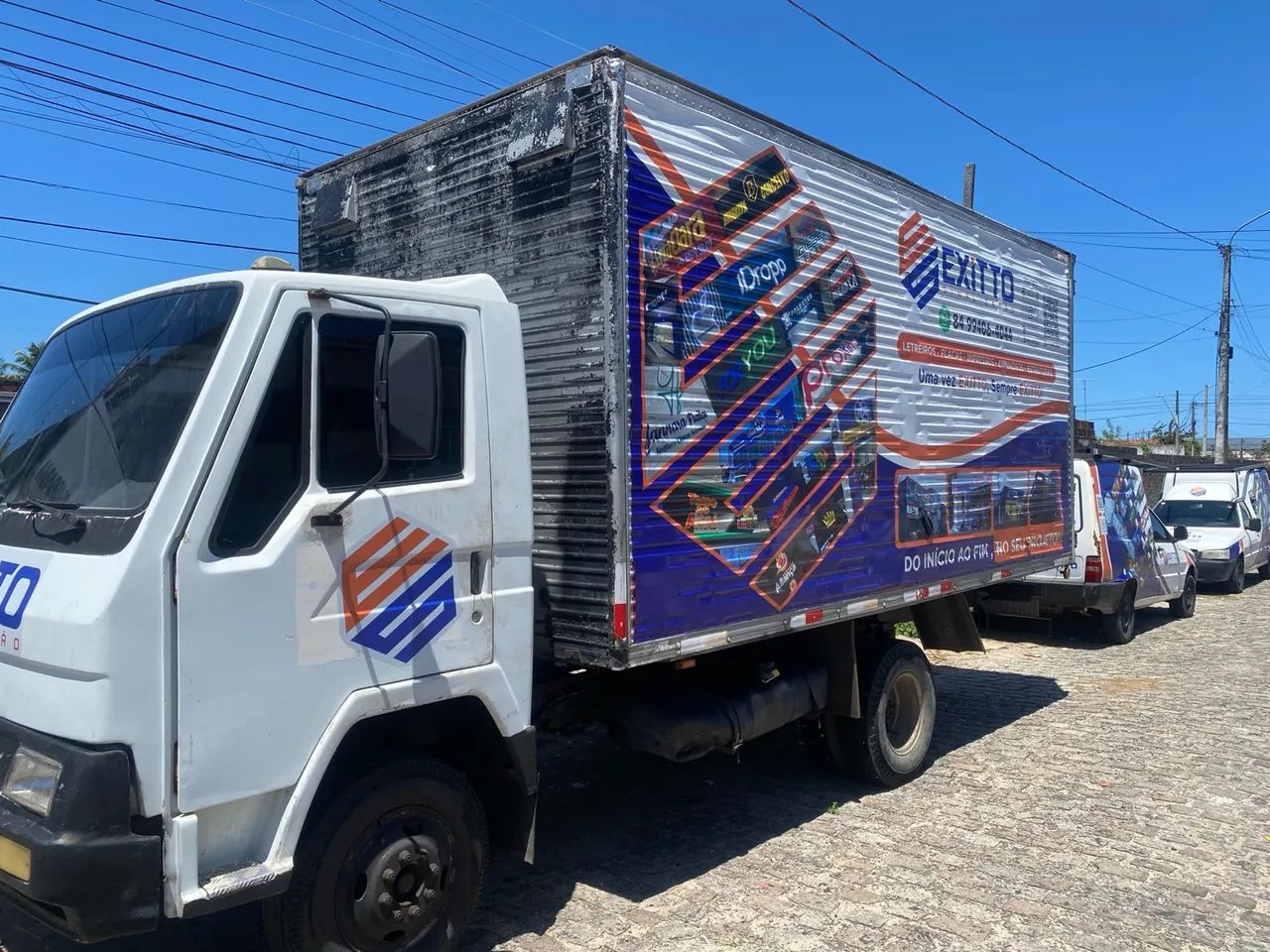 Vende e troca caminhão baú 5mts - Foto 4