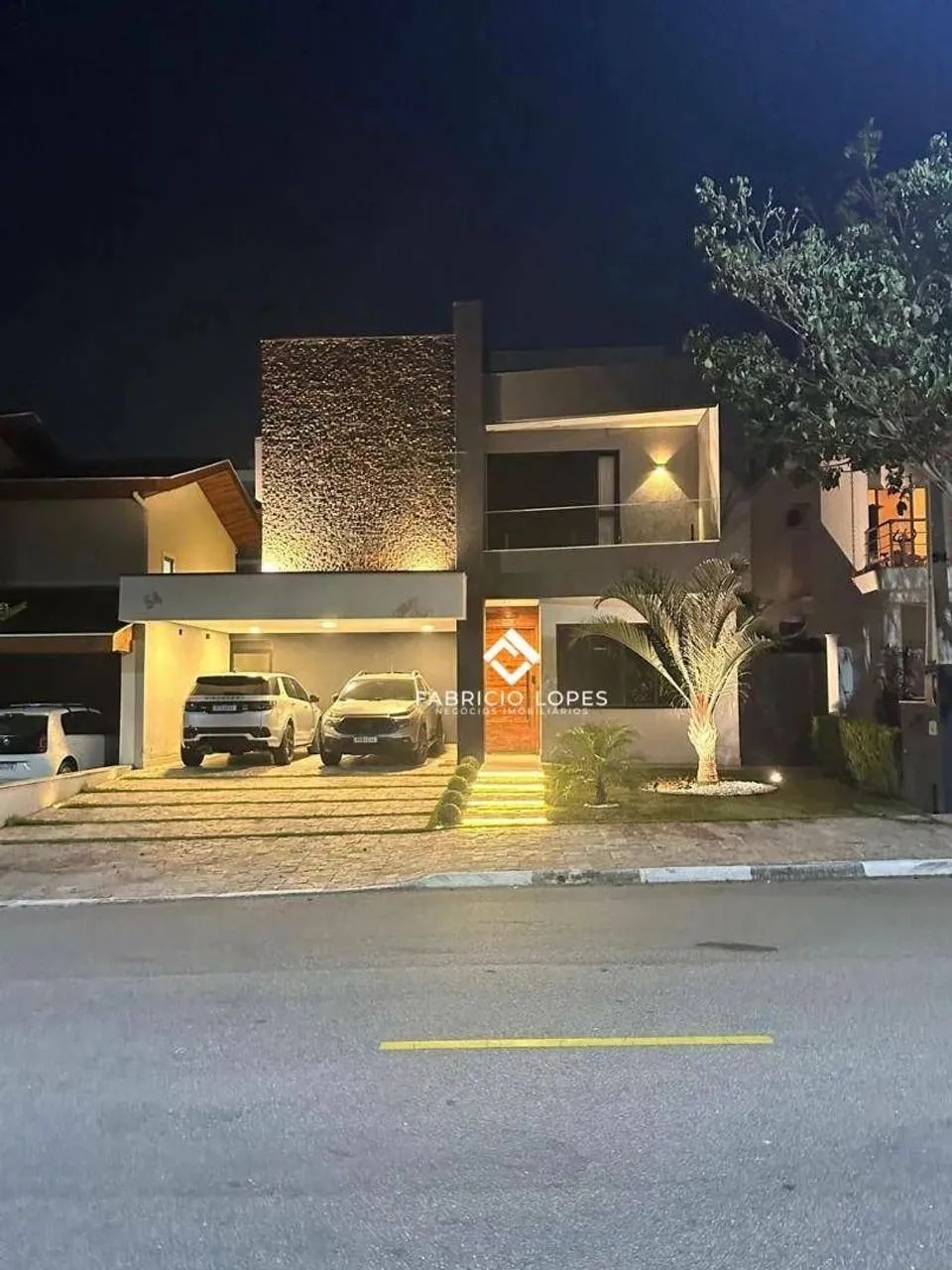Imponente e Moderna Casa para venda no Villa Branca em Condomínio Fechado!