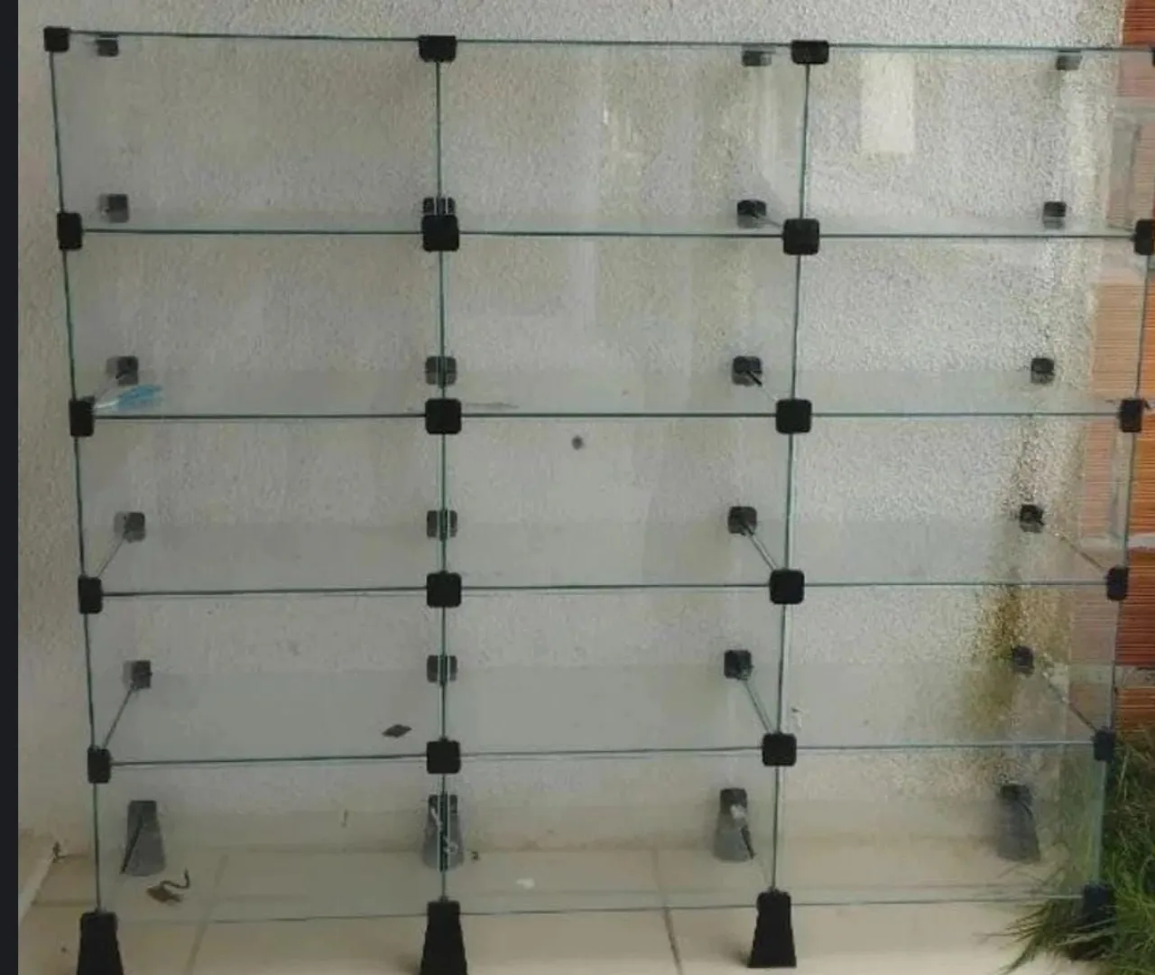 Estante de Vidro com Design Moderno