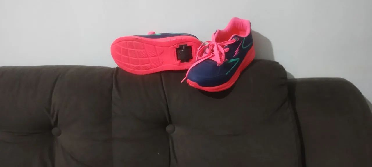 Tênis Infantil com Rodinha - Rosa e Azul