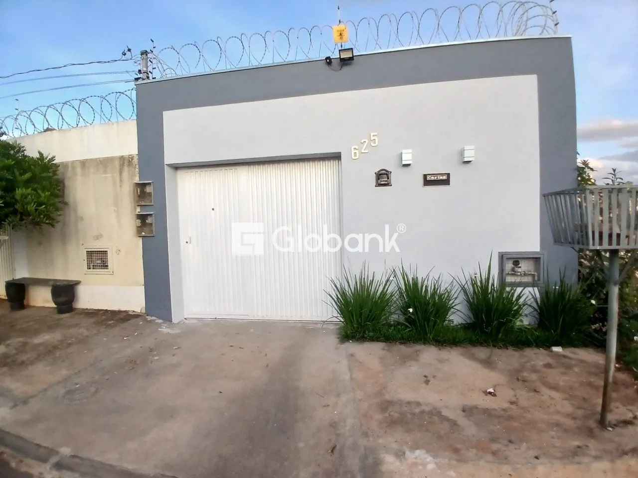 Casa para alugar no bairro Jardim Primavera com 145m², 3 quartos, 2 vagas de garagem.