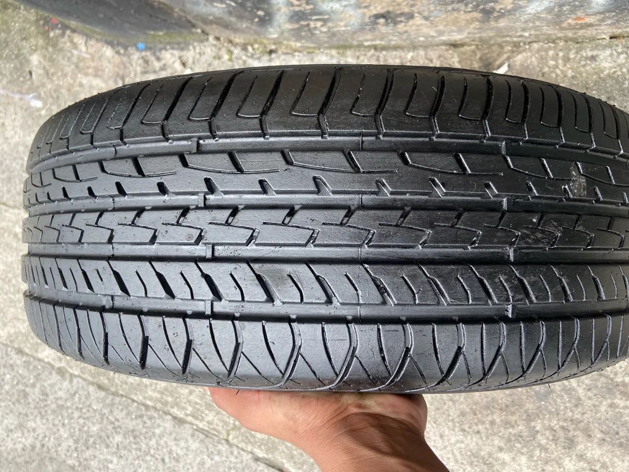 Pneu 195/60/15 Goodyear Semi Novo zerado - Rodou Quase nada  - Foto 5