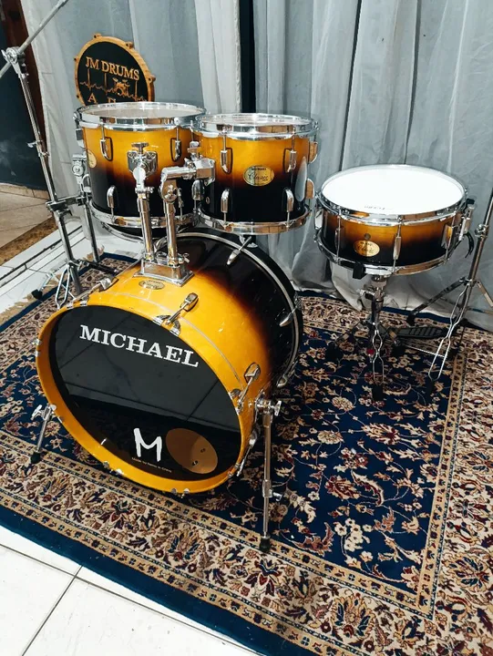 Bateria Michael laqueada sunburst completa