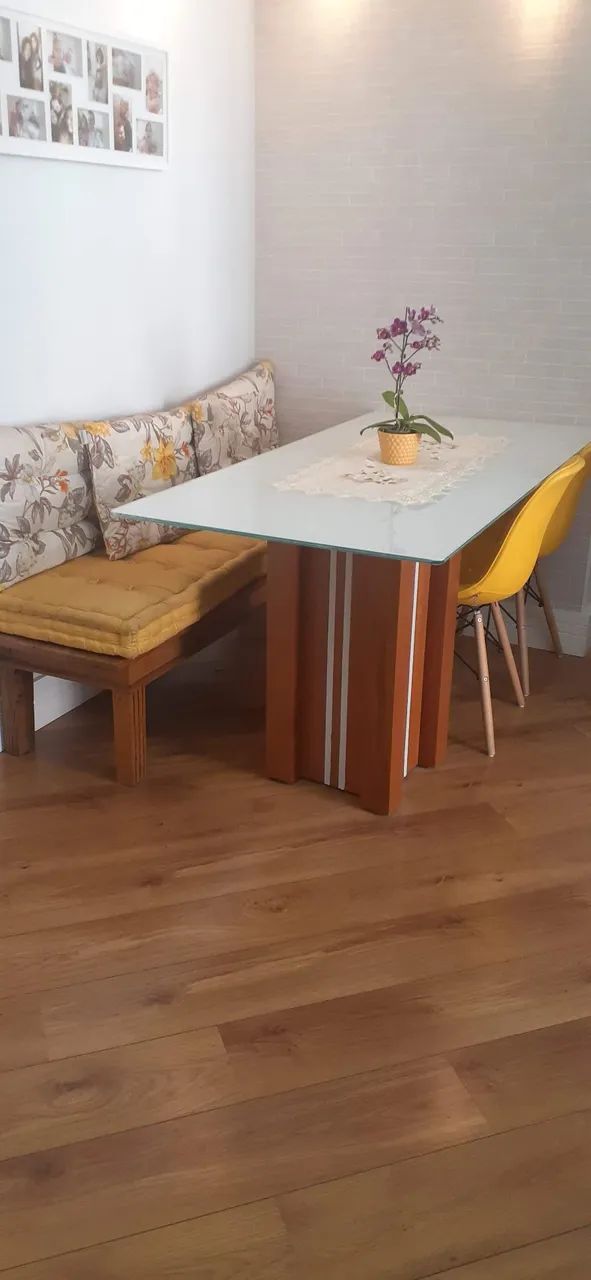 Mesa com banco