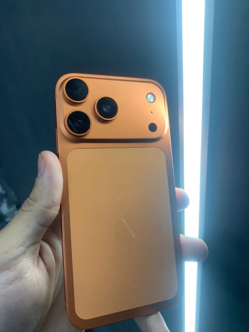 iPhone XR na carcaça laranja  - Foto 3