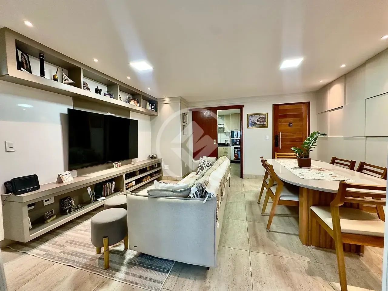 Apartamento de Alto Padrão com 03 Quartos codigo: 330442