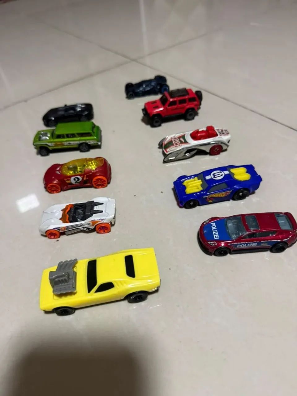 LOTE COM 10 CARRINHOS HOTWELLS  - Foto 3