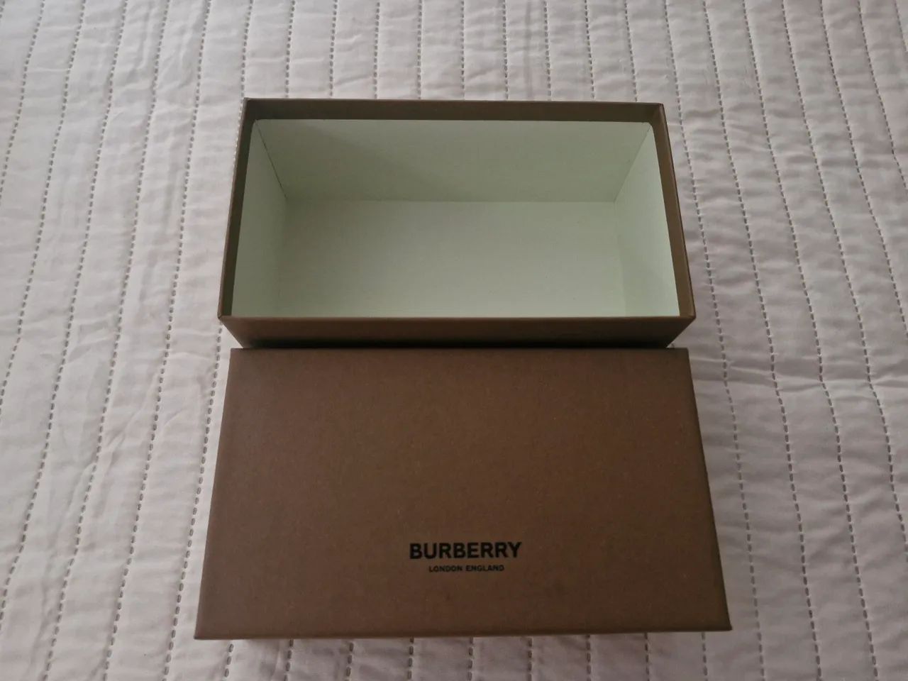 Caixa Burberry original 