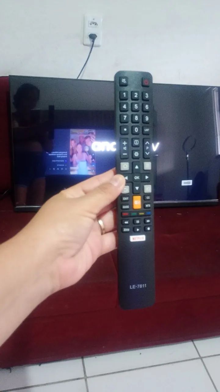TCL Android 40 com nota fiscal e controle  - Foto 2