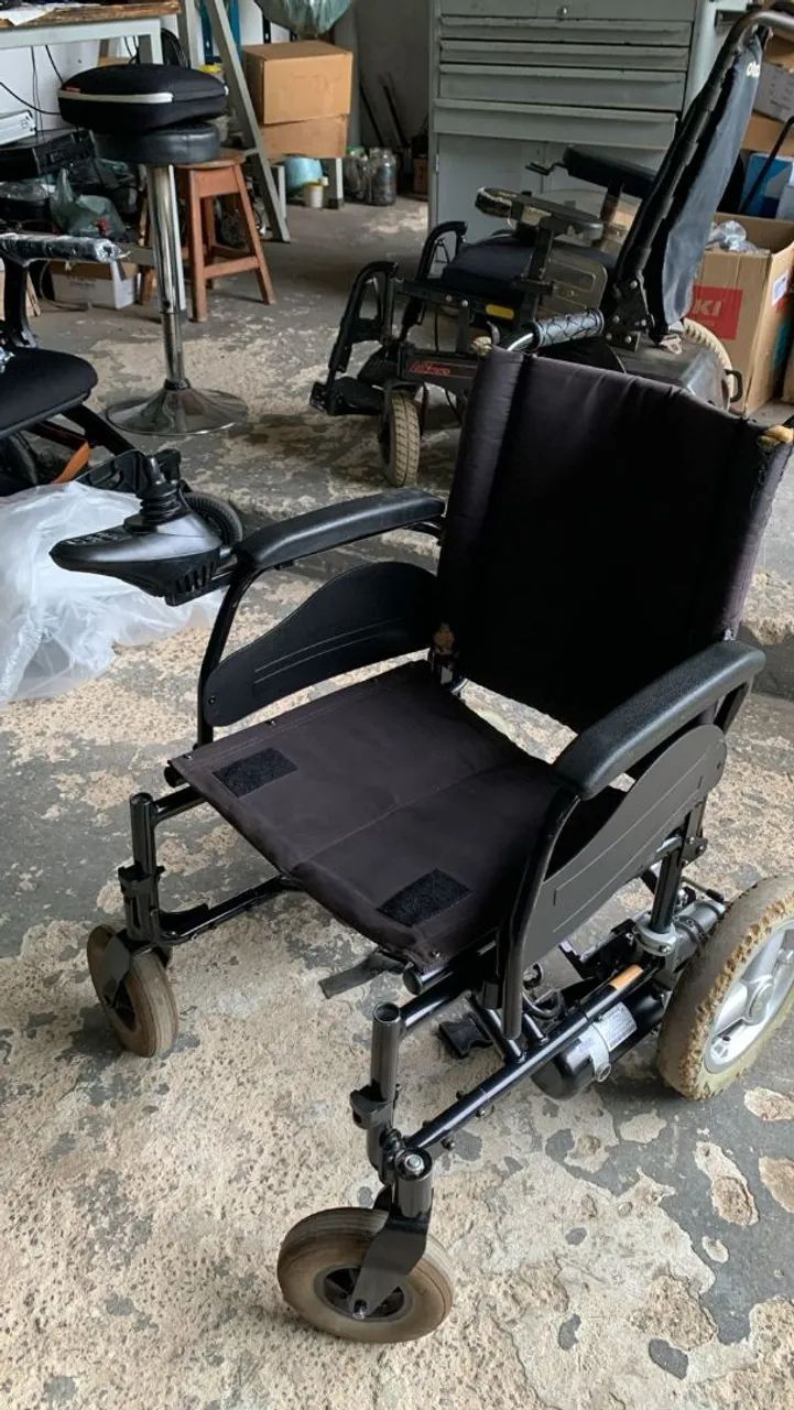 Cadeira de rodas motorizada  - Foto 6