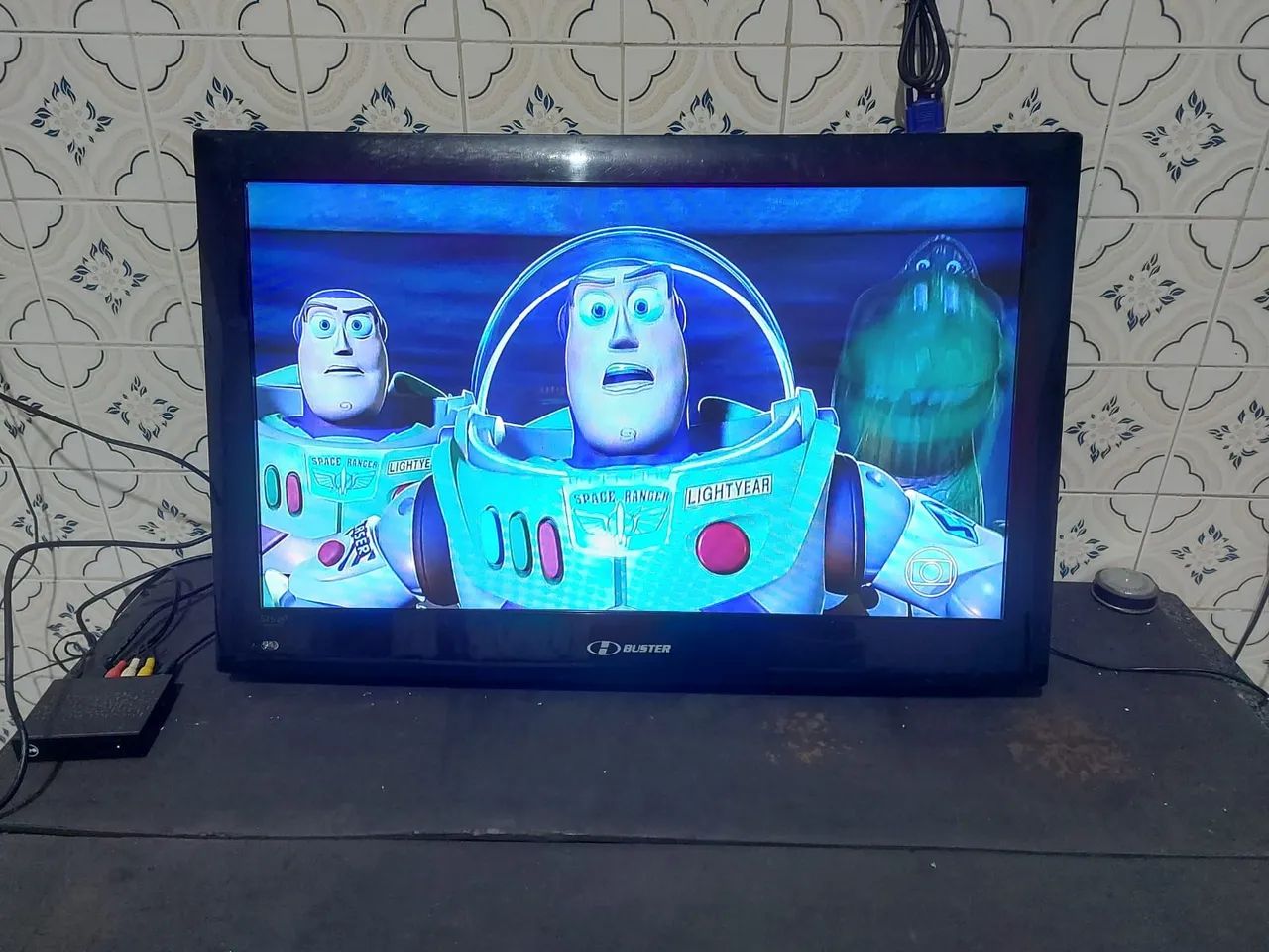 Vende-se TV LCD 32 polegadas Buster 