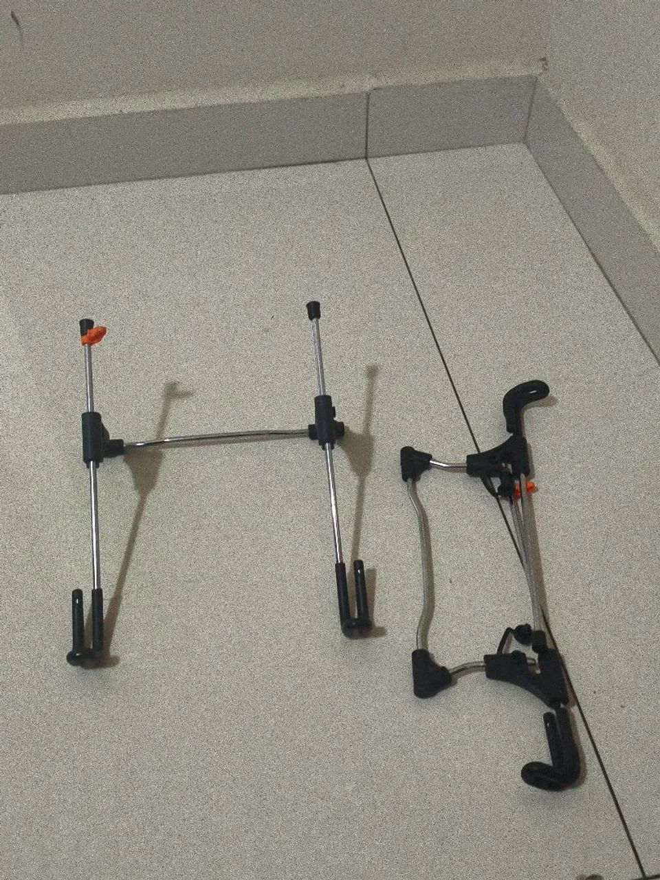 Dois suporte para notebook de ferro  - Foto 3