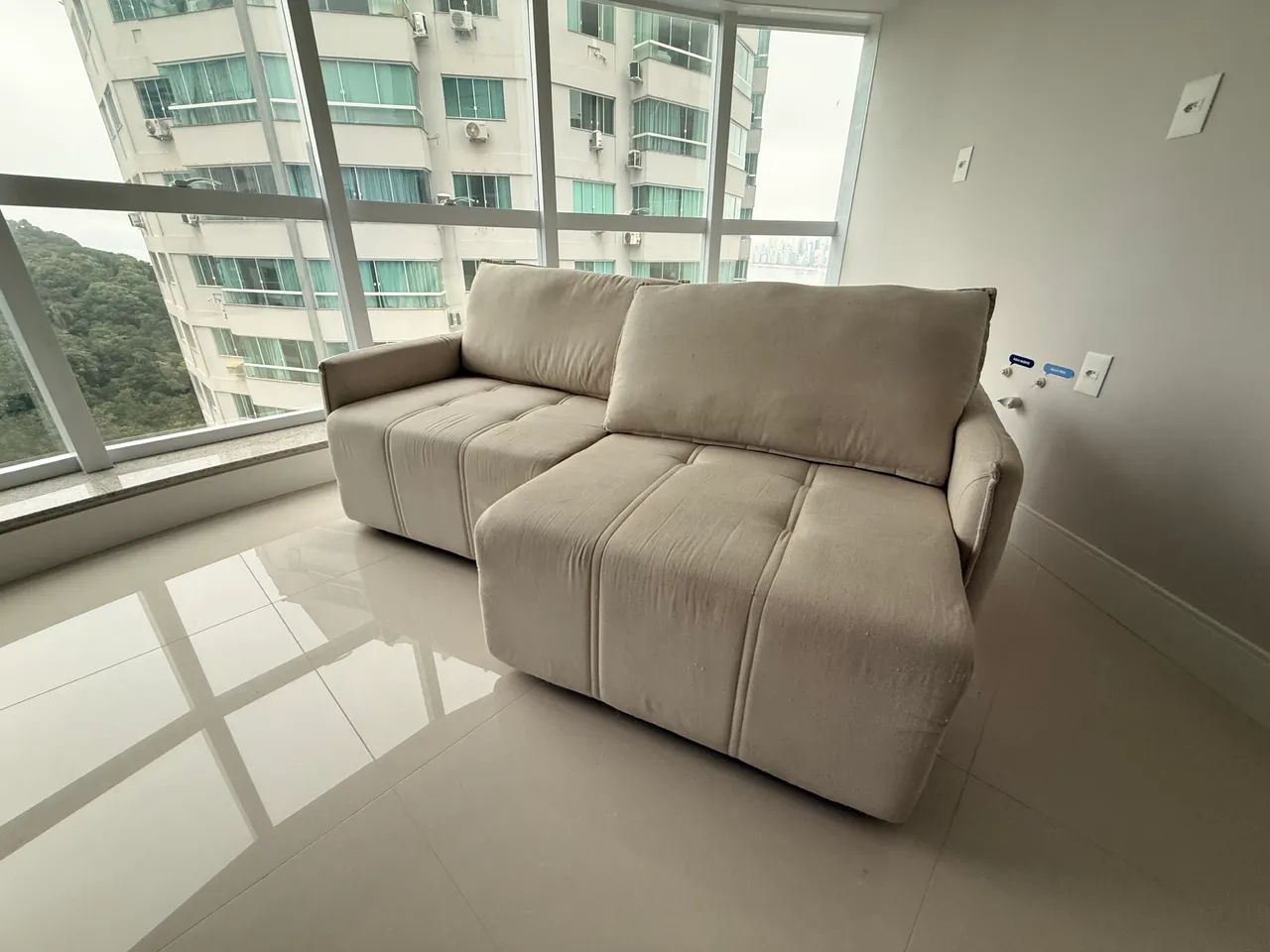 Sofá-Cama Retrátil - Linho Off White - Foto 3