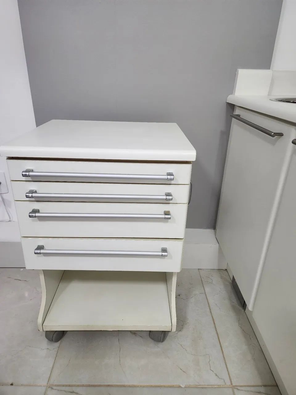 Armario  auxiliar odontológico  - Foto 2