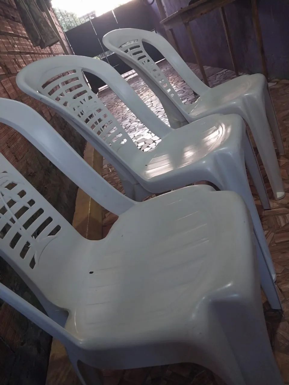Vende-se 3 cadeiras 