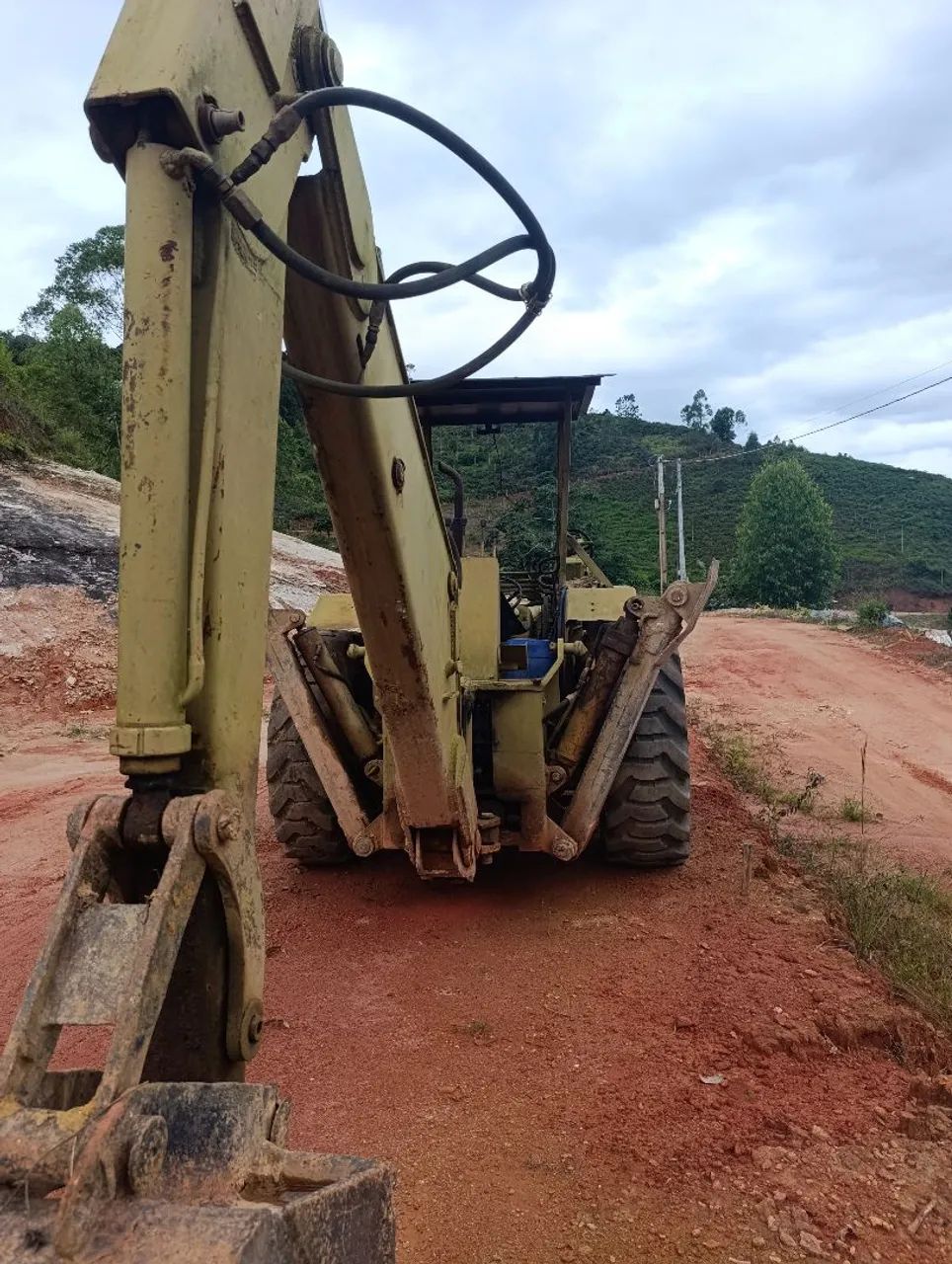 Retroescavadeira muito boa - Foto 4