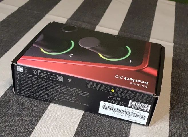 interface de áudio Focusrite Scarlett 2i2 4º geração NOVA-Lacrada - Foto 4