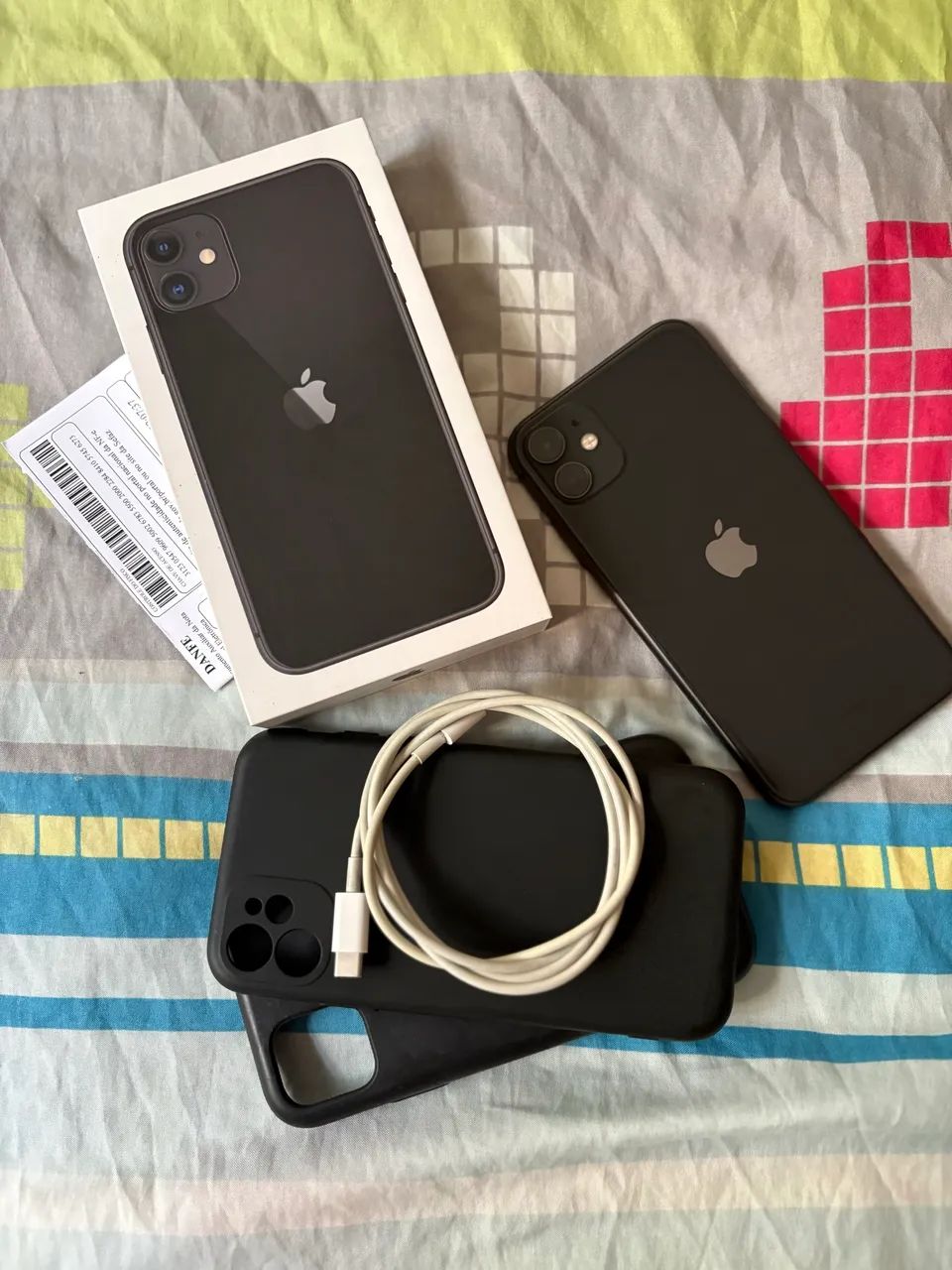 iPhone 11 64GB Novíssimo com NF!!! - Celulares e Smartphones