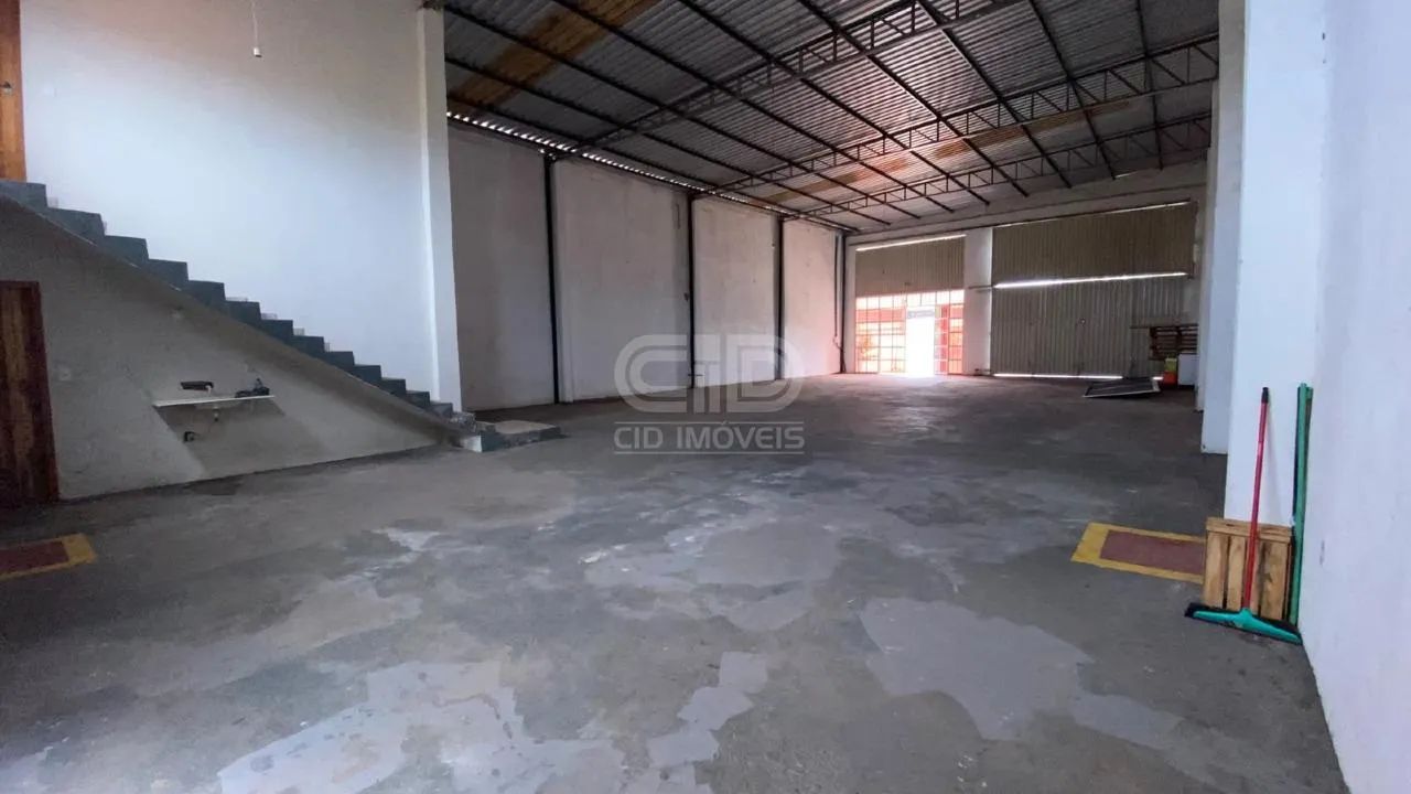 Galpão com Aproximadamente 430m² no Bairro Nova Esperança - Foto 4