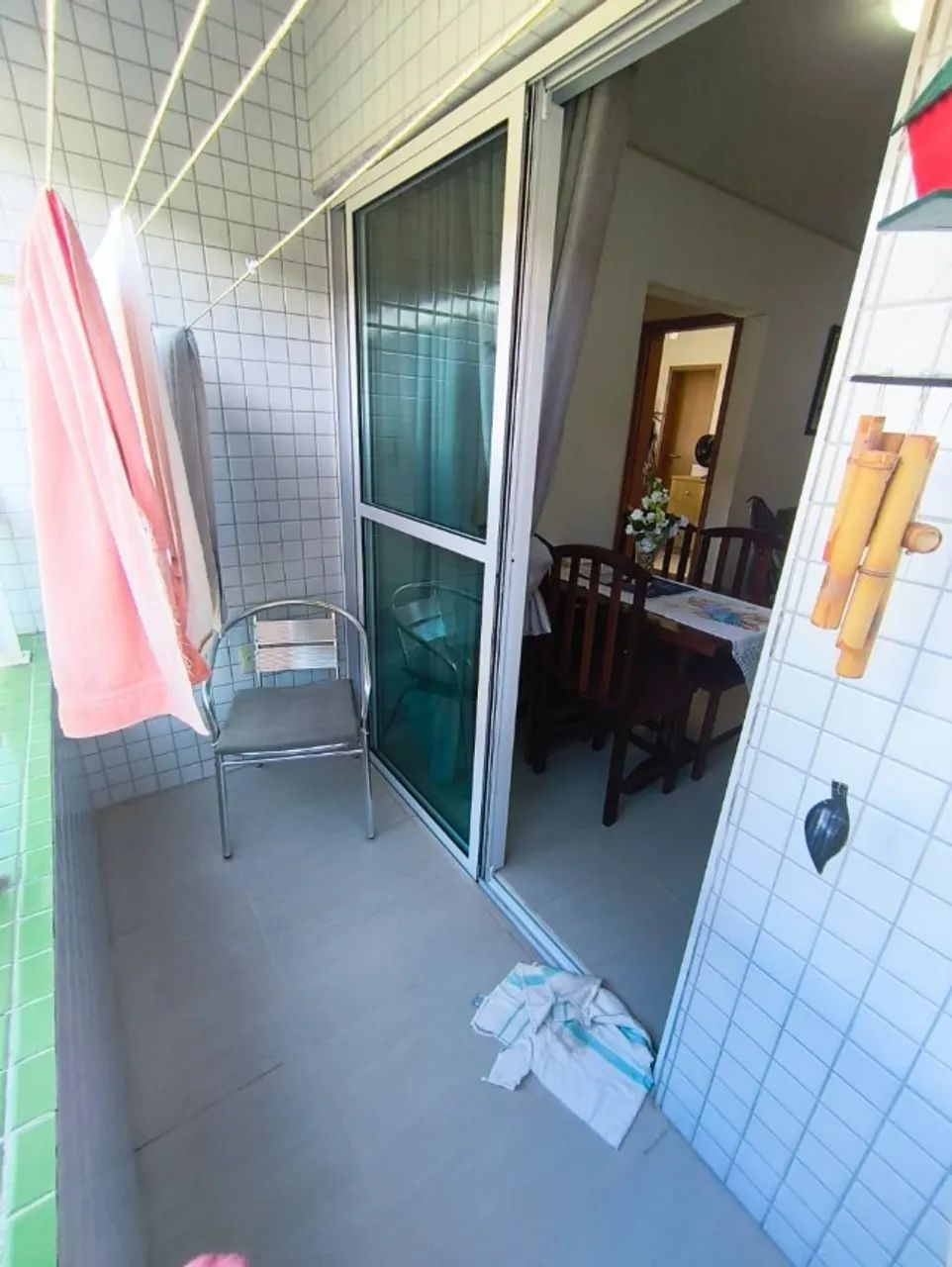 Apartamento no Bessa com 02 quartos, sendo 01 suíte.