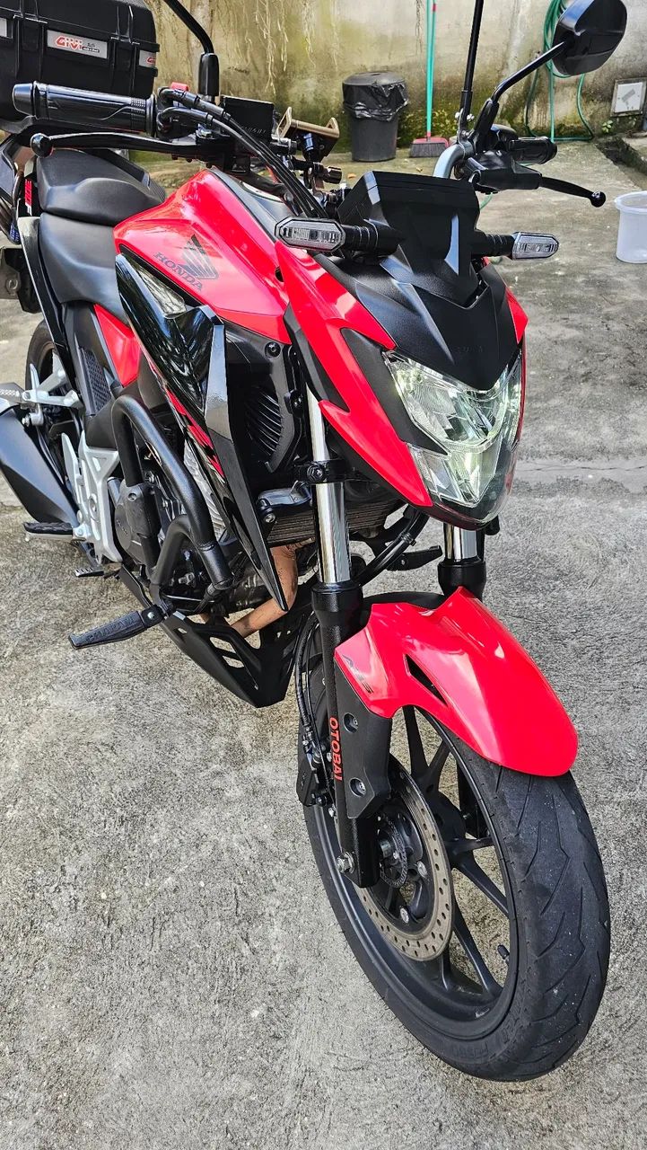 CB300F 2023 - Foto 3